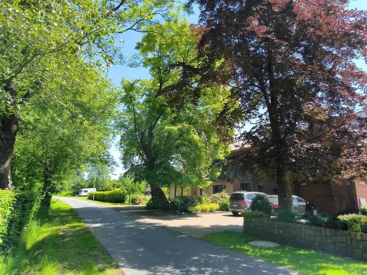 Ferienwohnung Zwischen Den Meeren - Schoene Und Gemuetliche Fewo Mit Garten Dorpstedt Exterior foto