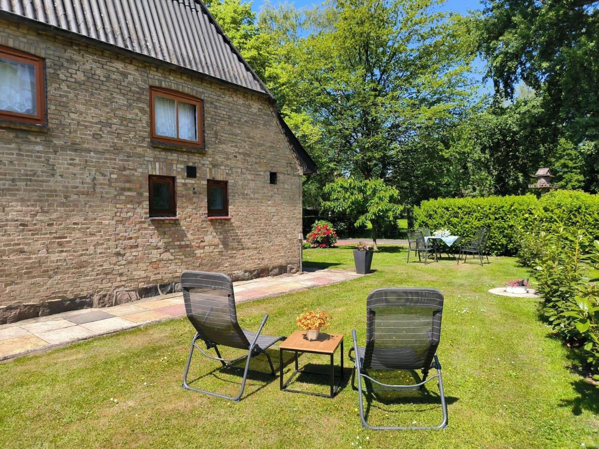 Ferienwohnung Zwischen Den Meeren - Schoene Und Gemuetliche Fewo Mit Garten Dorpstedt Exterior foto