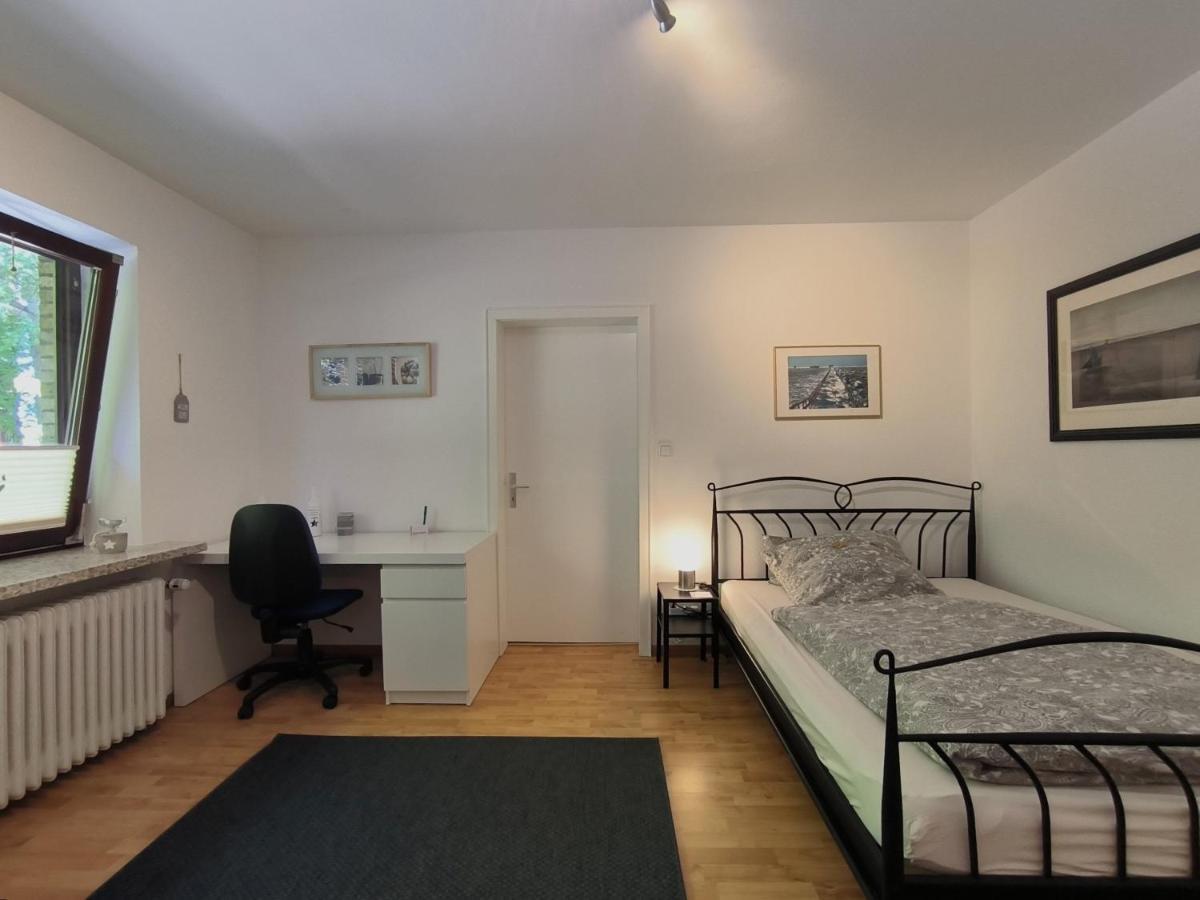 Ferienwohnung Zwischen Den Meeren - Schoene Und Gemuetliche Fewo Mit Garten Dorpstedt Exterior foto
