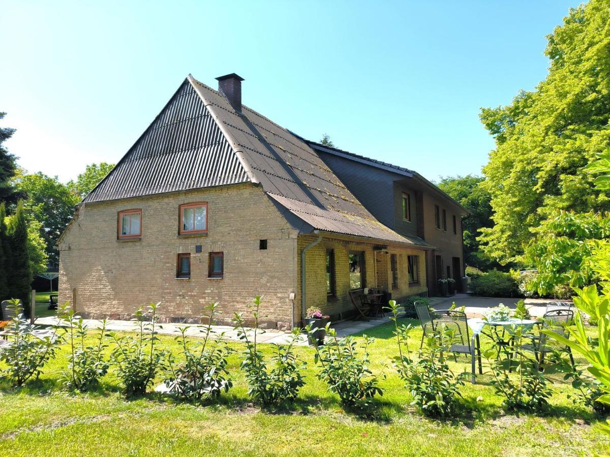 Ferienwohnung Zwischen Den Meeren - Schoene Und Gemuetliche Fewo Mit Garten Dorpstedt Exterior foto
